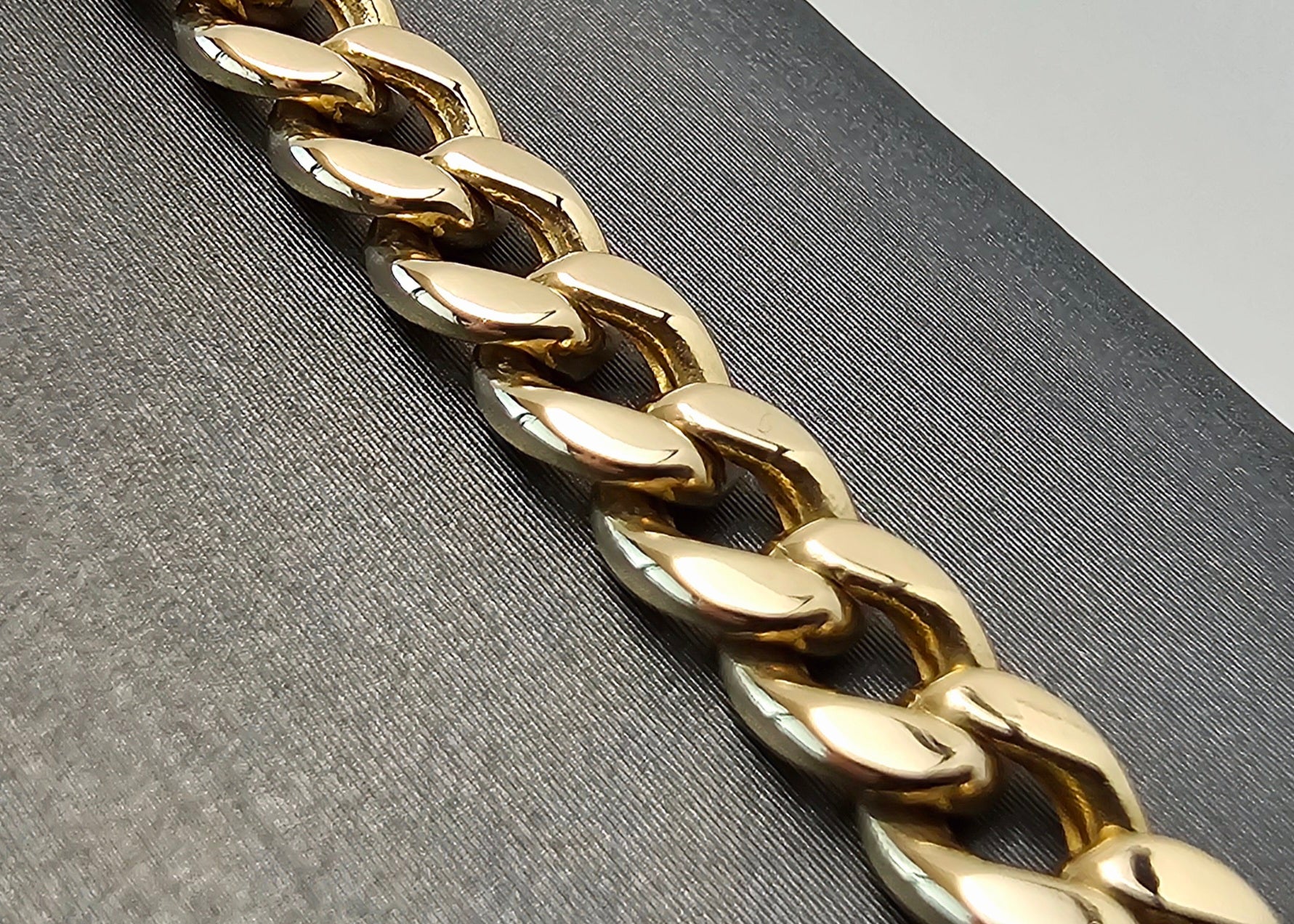 Italian Curb Hallow Bracelet – 14k Yellow Gold - 9 inches
