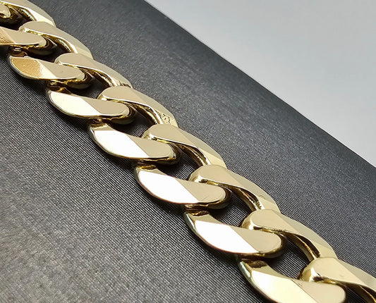 Curb Chain Bracelet – Yellow Gold - 8 Inches