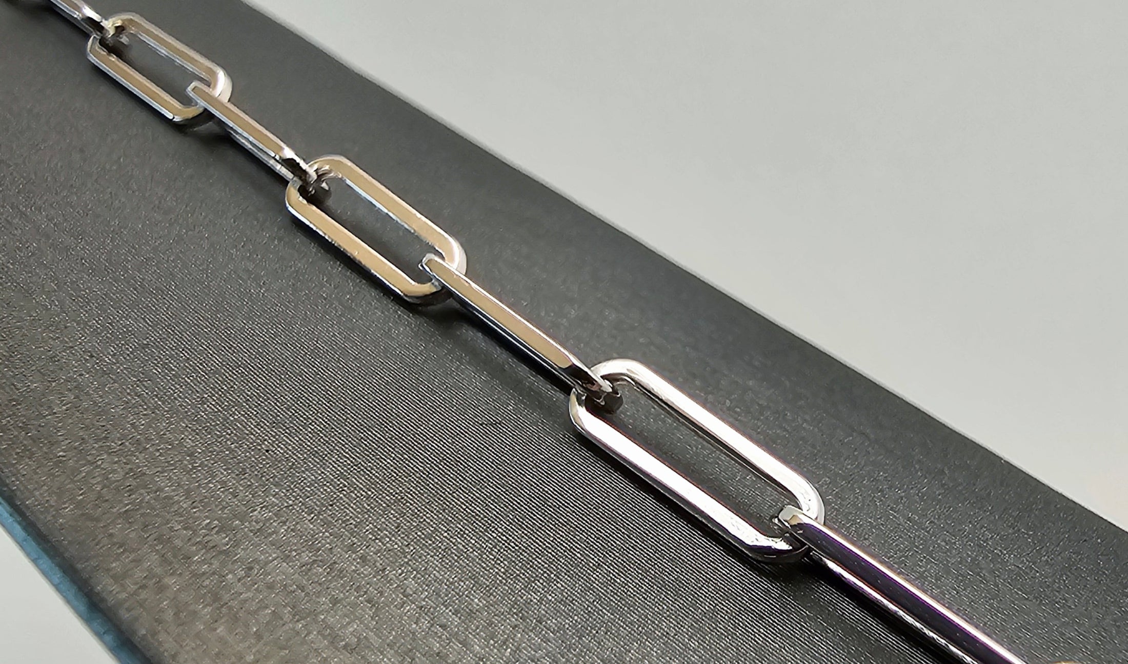 Paperclip Chain Bracelet 8" – 14k White Gold - 767